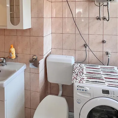 Gorgeous Apartment In Pula With Wifi Pula