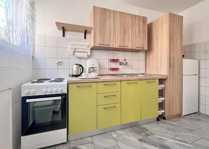 Apartament In With Wifi Pula